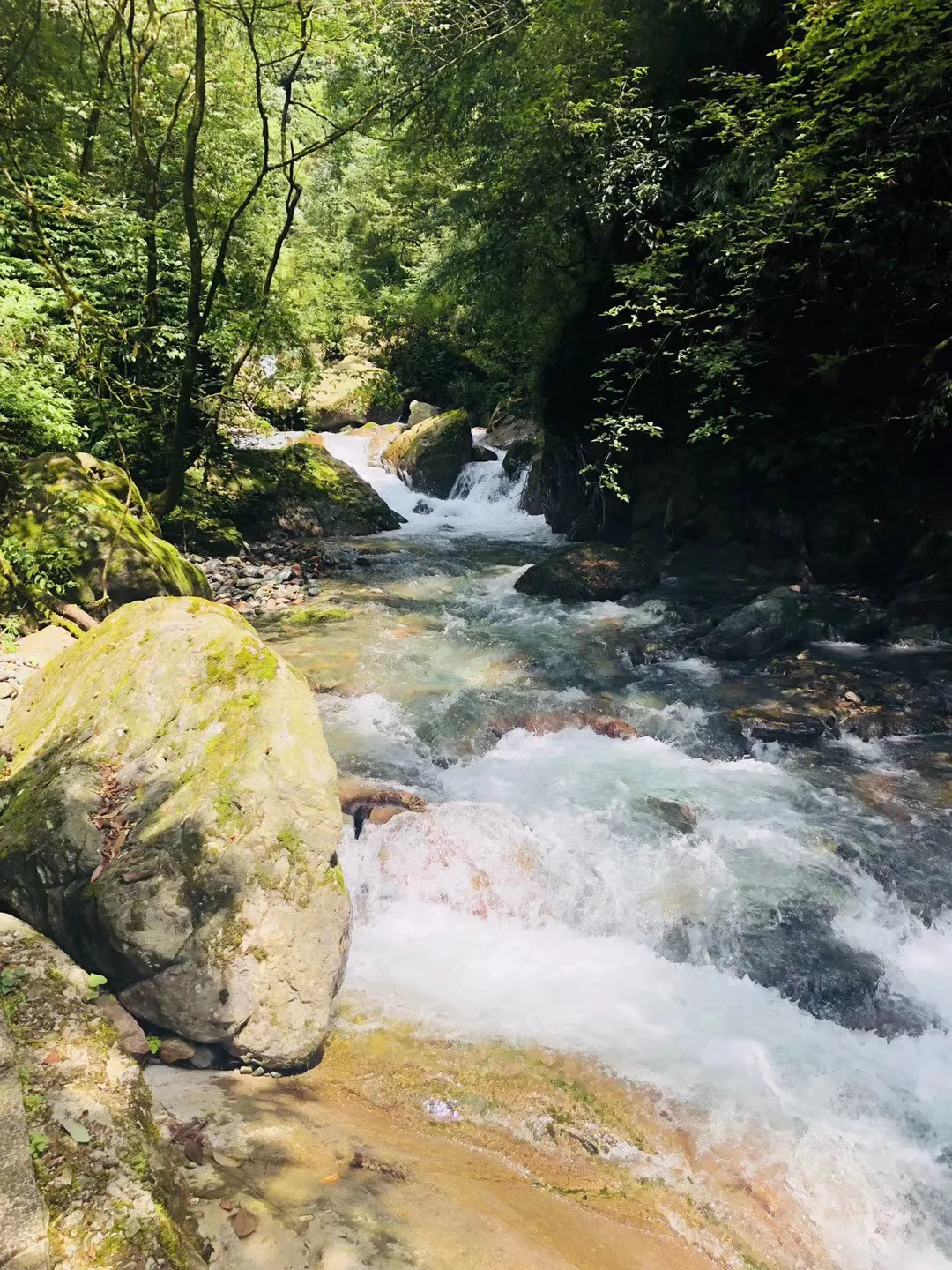 新天然气:全资子公司竞得两个区块的页岩气资源探矿权